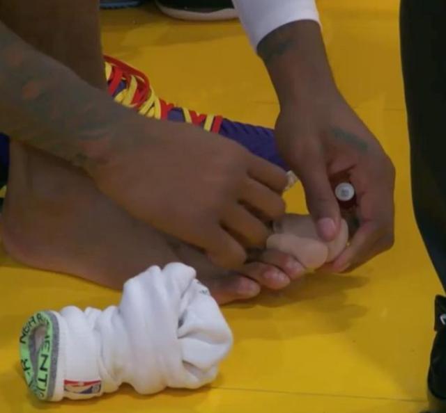 华体会体育官方-首秀便意外伤退 德拉蒙德脚指甲脱落归期不定